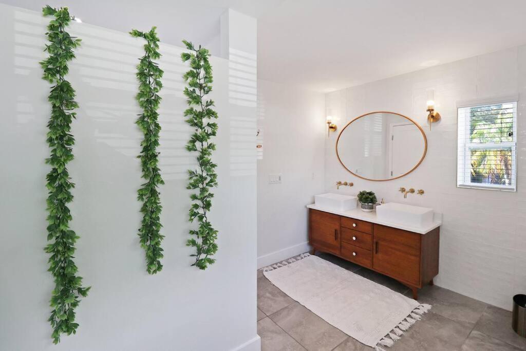 Palm Tree Paradise Tampa Pool Home المظهر الخارجي الصورة